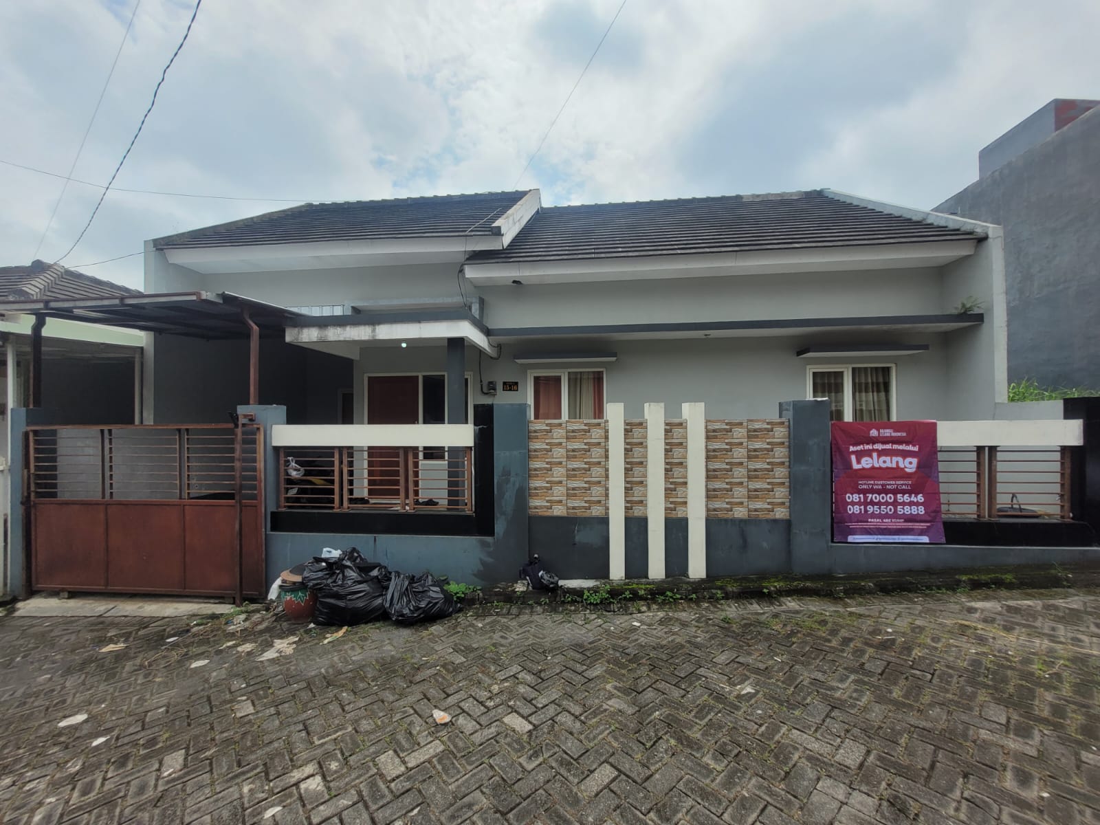 AGUNAN LELANG RUMAH TINGGAL