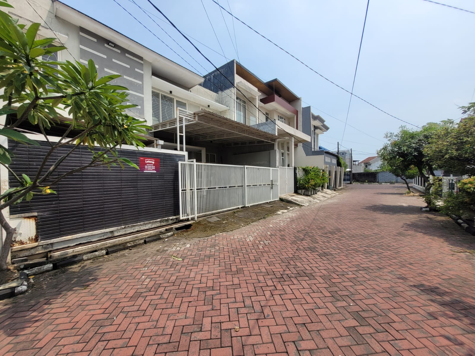AGUNAN LELANG RUMAH TINGGAL